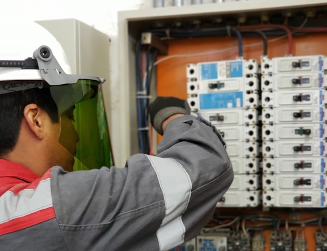 Emergency Electrical Services: What Homeowners Should Know